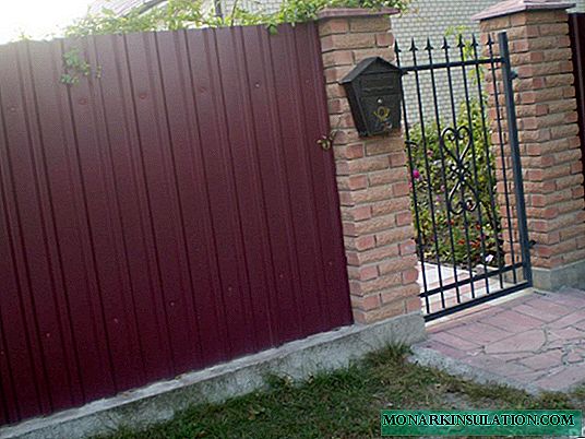 Инсталирање на портата во ограда од професионален тротоарите: кратка едукативна програма на технологија за инсталација