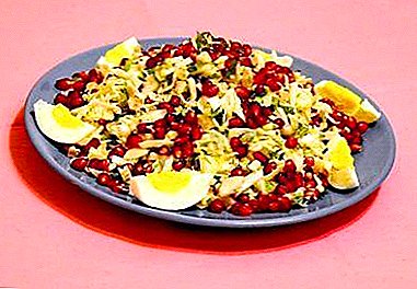 Ukusne i jednostavne salate sa kineskim kupusom, škampima i šipkom i drugim sastojcima
